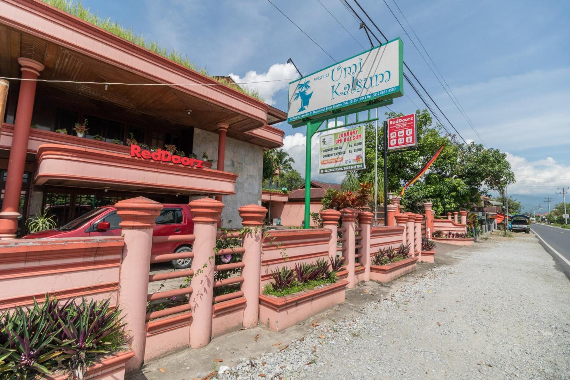 Reddoorz Syariah Near Kawasan Saribu Rumah Gadang Solok Selatan Pasir Talang ภายนอก รูปภาพ